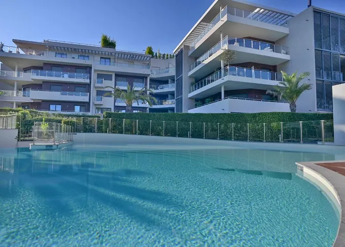 Luxury Garden 2br In The Development Of Cap D'antibes-juan Les Pins Antibes