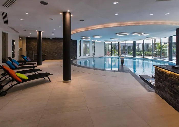 Luxury Garden 2br In The Development Of Cap D'antibes-juan Les Pins * Antibes