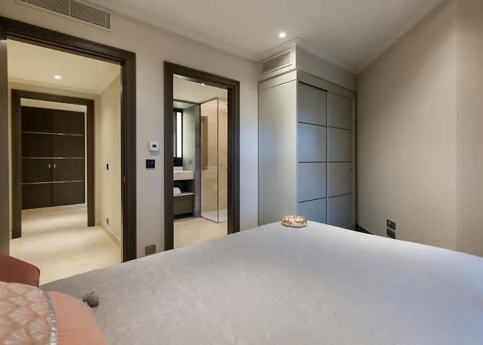 Apartment Luxury Garden 2br In The Development Of Cap D'antibes-juan Les Pins