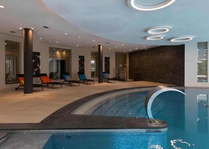 Luxury Garden 2br In The Development Of Cap D'antibes-juan Les Pins Apartman