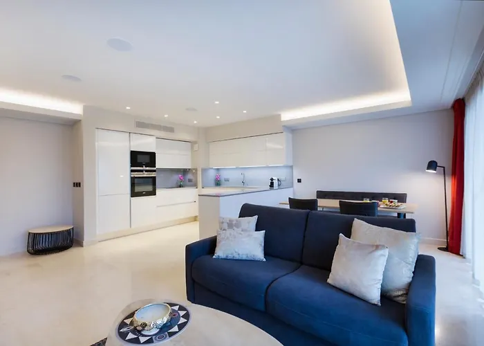 Luxury Garden 2br In The Development Of Cap D'antibes-juan Les Pins *