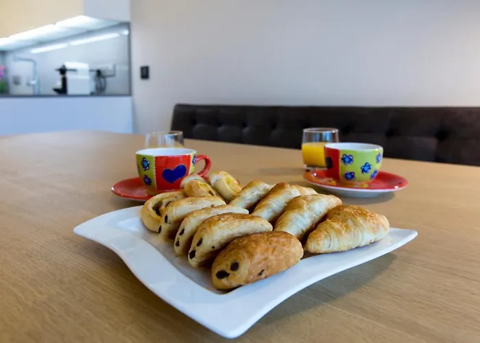 Apartment Luxury Garden 2br In The Development Of Cap D'antibes-juan Les Pins