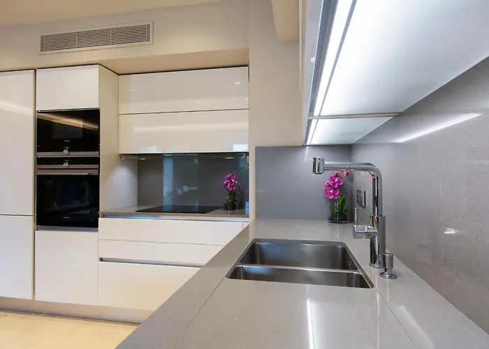 Apartman Luxury Garden 2br In The Development Of Cap D'antibes-juan Les Pins